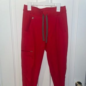 Pop red Zamora fig scrub pant